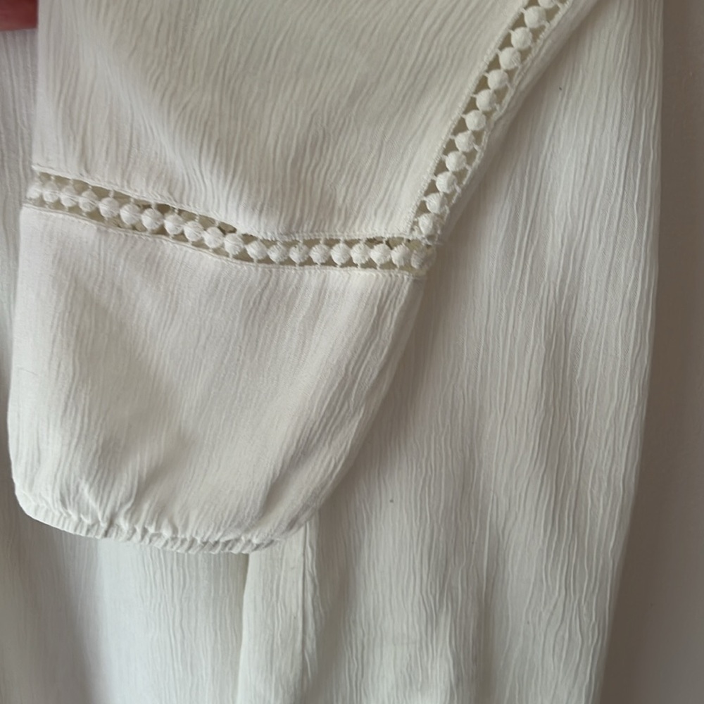 John Paul Richard Raelinn Crochet Detail Top Size XL Ivory Color - Picture 6 of 10